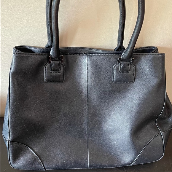 SOLD. Tory Burch Robinson Tote Bag. Large. GUC - Picture 6 of 14